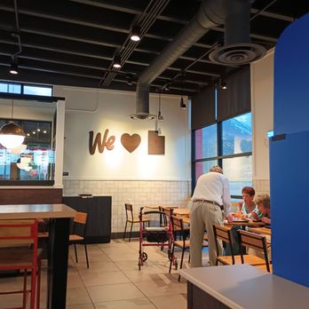Wendy's - Seating area - Burgers Near Me - Nephi, Utah