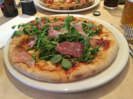 Four Hundred Rabbits: Pizza Restaurant Crystal Palace by null