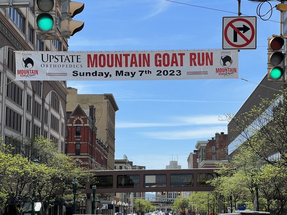 Syracuse Mountain Goat Run Logo