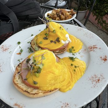 Russell's Marina Grill - Breakfast & Brunch Near Me - New Orleans, Louisiana Russell's Marina Grill - Breakfast & Brunch Near Me - New Orleans, Louisiana