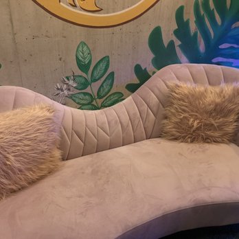 Fern Thai Capitol Hill - Cute sofa and pillows near entrance - Thai Near Me - Seattle, Washington Fern Thai Capitol Hill - Cute sofa and pillows near entrance - Thai Near Me - Seattle, Washington