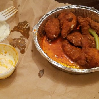 Leo's Casa Calamari - Italian Near Me - Brooklyn, New York Leo's Casa Calamari - Italian Near Me - Brooklyn, New York