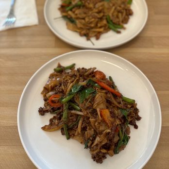 Racha Café - Pad Kea Mao Pan Fried Noodle - Thai Near Me - Berkeley, California