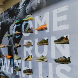 Fleet Feet - Davis - Trail running shoe