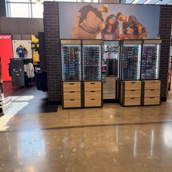 DICK'S Sporting Goods - Sports Wear Near Me - Dallas, Texas