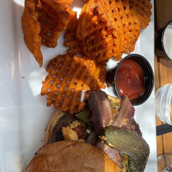 Crave Kitchen and Bar - Chili burger - New American Near Me - El Paso, Texas