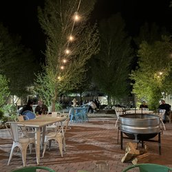 Public House 28 Brewery - Very cool and inviting LARGE patio with plenty of seating
