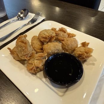 Red Ginger Modern Thai & Viet cuisine - Crispy Chicken Wontons 炸云吞 - Thai Near Me - Kitchener, Ontario Red Ginger Modern Thai & Viet cuisine - Crispy Chicken Wontons 炸云吞 - Thai Near Me - Kitchener, Ontario