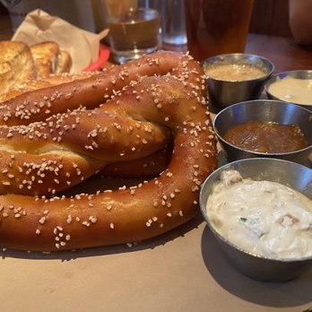 Tavern Hall - Two Pretzels - New American Near Me - Bellevue, Washington Tavern Hall - Two Pretzels - New American Near Me - Bellevue, Washington