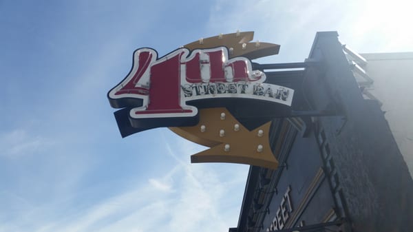 4th Street Bar and Grill by null