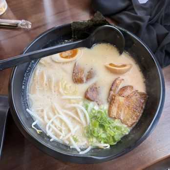Bloomy Kitchen - Garlic Tonkotsu Ramen - Asian Fusion Near Me - Mesa, Arizona Bloomy Kitchen - Garlic Tonkotsu Ramen - Asian Fusion Near Me - Mesa, Arizona