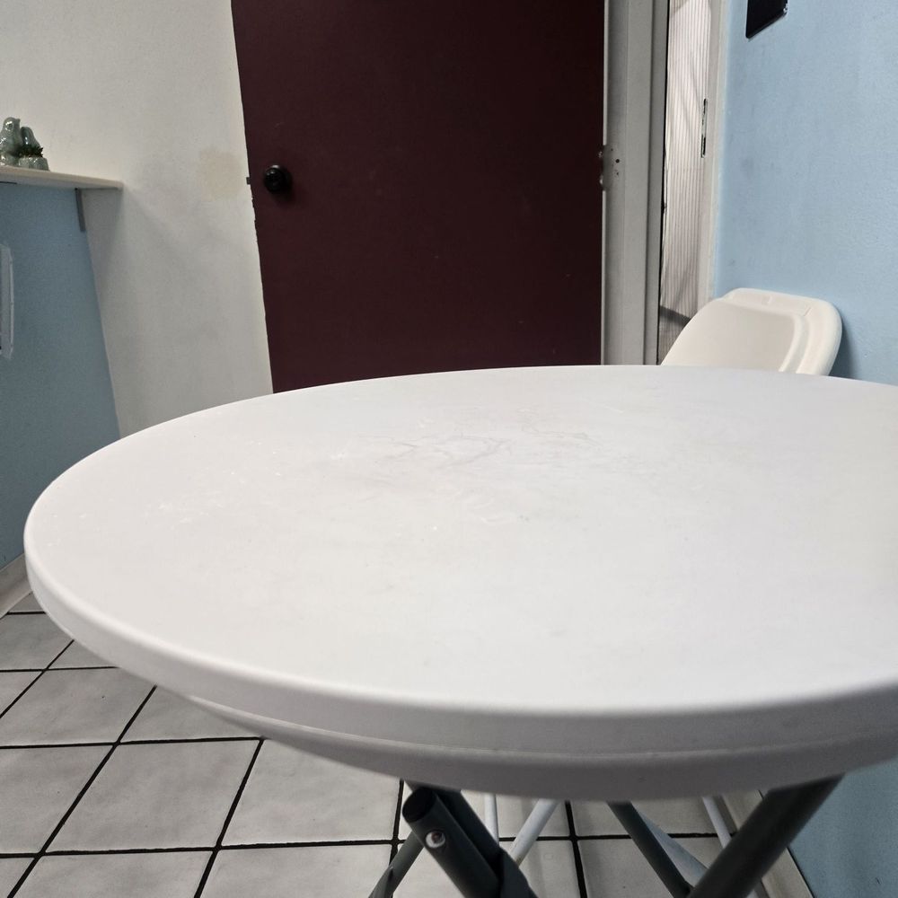 Sweet Corner Cafe - entrance sitting area - Comfort Food Near Me - Aiea, Hawaii Sweet Corner Cafe - entrance sitting area - Comfort Food Near Me - Aiea, Hawaii