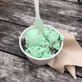 Brics - Mint fudge ice cream - Ice Cream & Frozen Yogurt Near Me - Indianapolis, Indiana