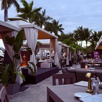 The Deck at Island Gardens - Dining area - Mediterranean Near Me - Miami, Florida The Deck at Island Gardens - Dining area - Mediterranean Near Me - Miami, Florida