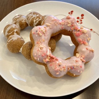 Dochi - Strawberry donut, ube donut - Donuts Near Me - Seattle, Washington Dochi - Strawberry donut, ube donut - Donuts Near Me - Seattle, Washington