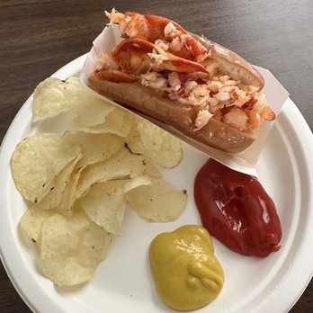 David's Place - Lobster roll - Seafood Near Me - Oakdale, Connecticut