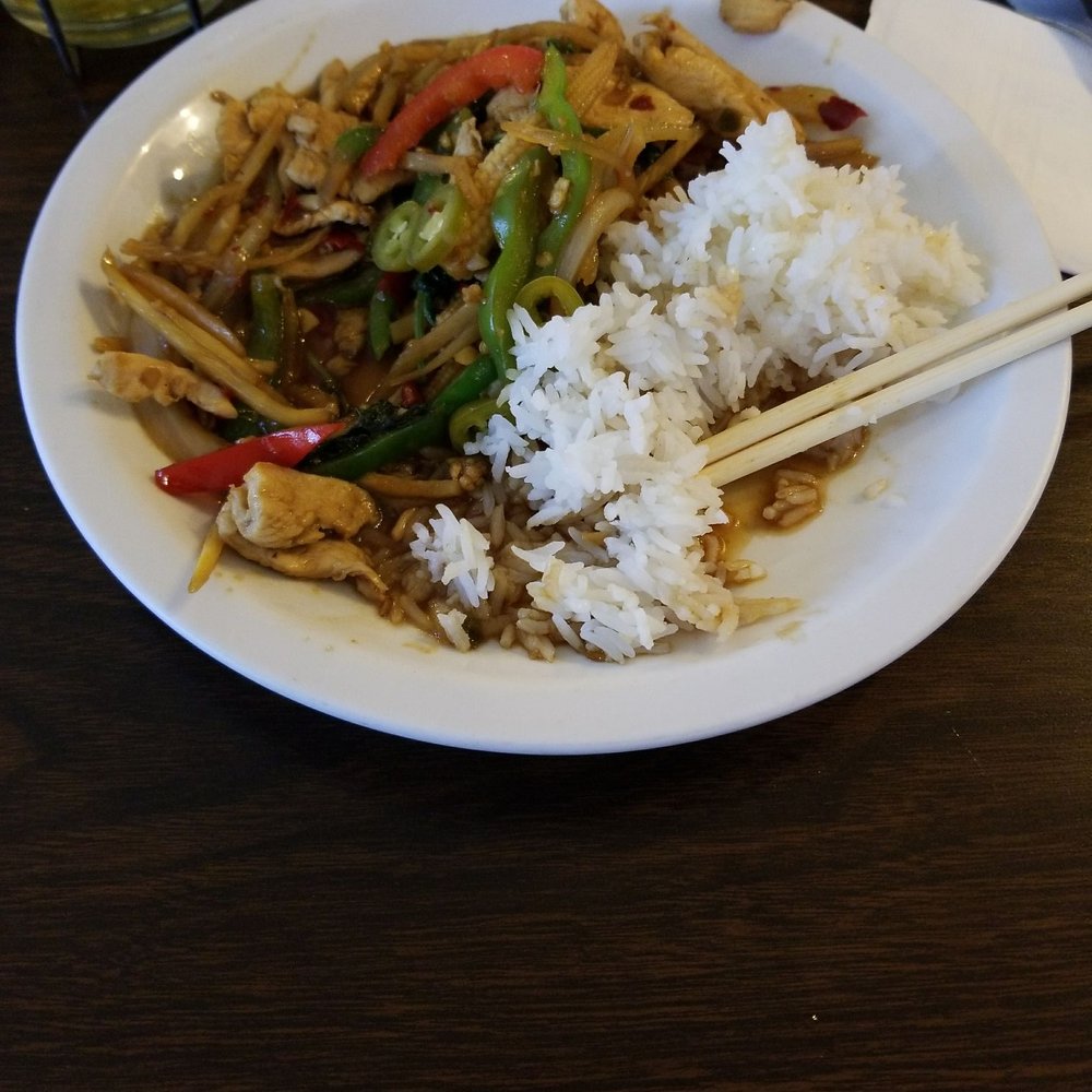 Bangkok BBQ - Bleh... it's dog food on a Ikea plate. - Thai Near Me - Walnut, California