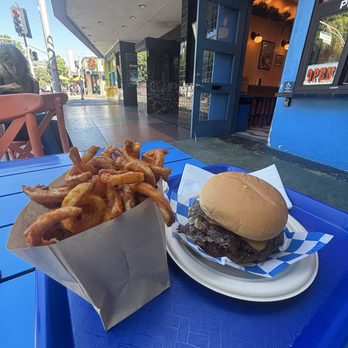 Goldburger - Goldburger with curly fries - Burgers Near Me - Los Angeles, California Goldburger - Goldburger with curly fries - Burgers Near Me - Los Angeles, California
