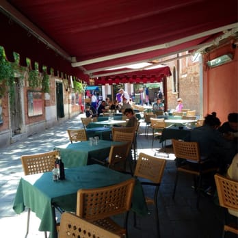 Alle Lanternine - Terraza. - Italian Near Me - Venezia, VE Alle Lanternine - Terraza. - Italian Near Me - Venezia, VE