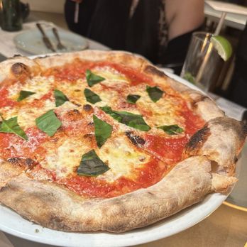 Sixty Vines - Margarita Pizza - Wine Bars Near Me - Winter Park, Florida Sixty Vines - Margarita Pizza - Wine Bars Near Me - Winter Park, Florida