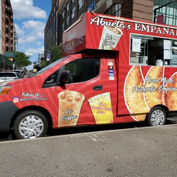 Abuela's Empanadas - Truck on 27th before Queensboro Plaza train station ~ 9.27.22 - Empanadas Near Me - Forest Hills, New York Abuela's Empanadas - Truck on 27th before Queensboro Plaza train station ~ 9.27.22 - Empanadas Near Me - Forest Hills, New York