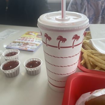 In-N-Out Burger - Yum - Fast Food Near Me - Medford, Oregon In-N-Out Burger - Yum - Fast Food Near Me - Medford, Oregon