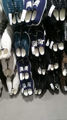 ジーユー仙台イービーンズ店 Women S Clothing 青葉区中央4 1 1 仙台市 宮城県 Japan Phone Number Yelp