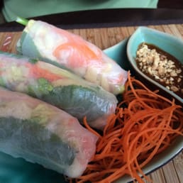 Vegetarian spring rolls with hoisin peanut sauce Vegetarian spring rolls with hoisin peanut sauce