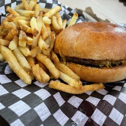 Wildside Grill - Kids burger and fries