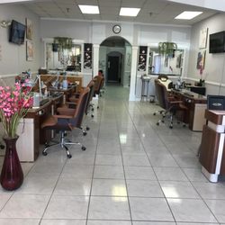 La Verne Nails and Spa