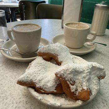 Cafe Du Monde - Beignets and coffee - Cafes Near Me - New Orleans, Louisiana