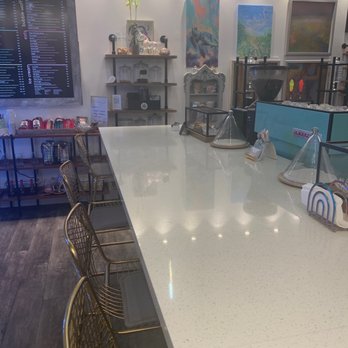 Nector Cafe - Huge bar to sit at! - Cafes Near Me - Hilo, Hawaii