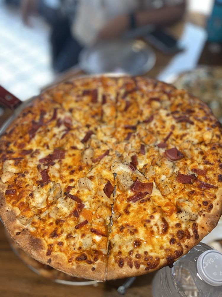 Ovenhead Pizza Image
