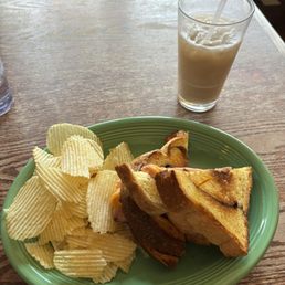 Harvest Ham Melt with a Chai tea latte