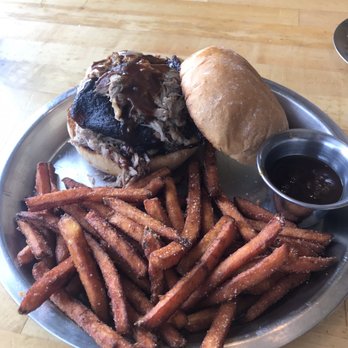 HQ BBQ - Pulled pork sandwich and sweet potato fries - Barbeque Near Me - Evansville, Wyoming HQ BBQ - Pulled pork sandwich and sweet potato fries - Barbeque Near Me - Evansville, Wyoming
