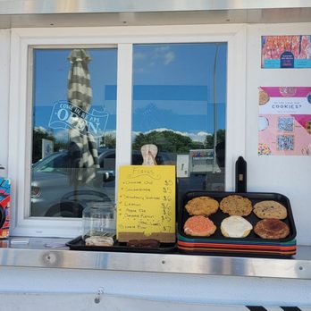 The Bakery Box Pop Up - a window with food on it - Desserts Near Me - Tampa, Florida The Bakery Box Pop Up - a window with food on it - Desserts Near Me - Tampa, Florida