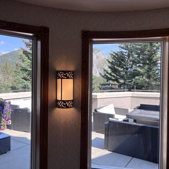 Fairmont Spa Banff Springs - Outdoor patio attached to the waiting area - Day Spas Near Me - Banff, Alberta