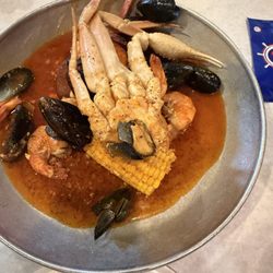 J&C Crab - Build Your Own - 1/2 lb Crab, 1/2 lb shrimp, black mussels - Juicy Special - Medium