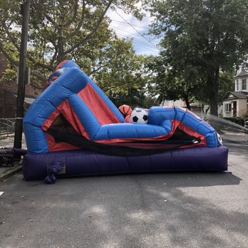 Clowns.com - Second time the replacement house deflated... - Clowns Near Me - Elmont, New York Clowns.com - Second time the replacement house deflated... - Clowns Near Me - Elmont, New York