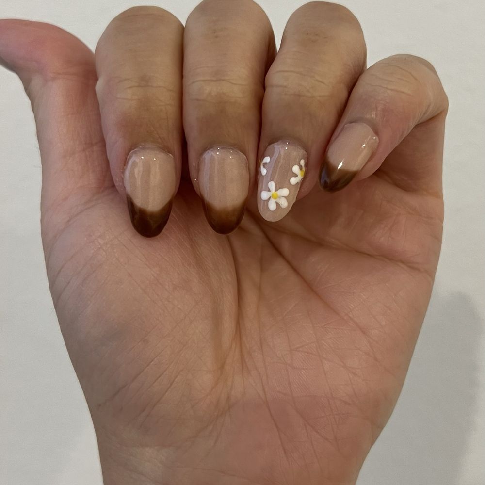 Uneven French tip and dip lifting after 4 days of application