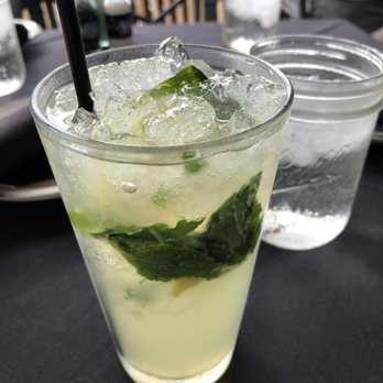 Moonshine Grill - Hard lemonade - Southern Near Me - Austin, Texas
