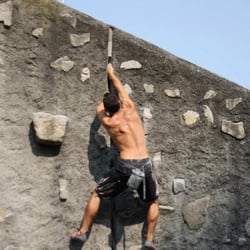 University of Washington Climbing Rock - Hand jam finger crushaaa