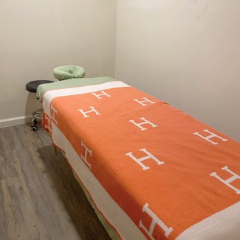 Fantastic Spa - clean room better service - Massage Near Me - Honolulu, Hawaii