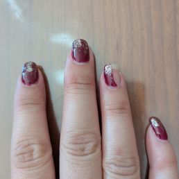 Gel just popped off my finger within 5 days of service Gel just popped off my finger within 5 days of service