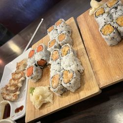 Tokyo Cafe - Gyoza  Maki lunch combo