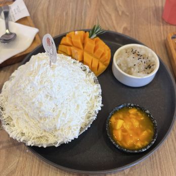 NaYa Dessert Cafe - Mango tango - Desserts Near Me - San Francisco, California NaYa Dessert Cafe - Mango tango - Desserts Near Me - San Francisco, California
