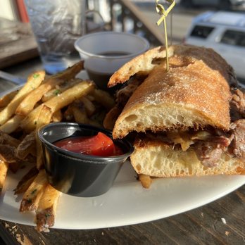 RMU Truckee - French Dip - Bars Near Me - Truckee, California