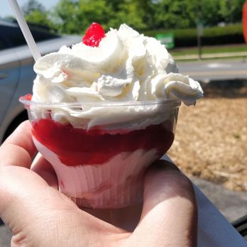 Jimmie Cone - Mini strawberry sundae. - Ice Cream & Frozen Yogurt Near Me - Damascus, Maryland
