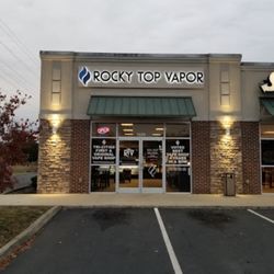 Rocky Top Vapor - Front of shop