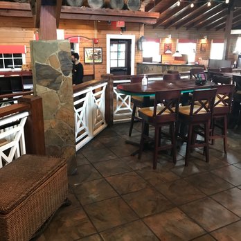 Bahama Breeze - Empty restaurant - Bars Near Me - Miami, Florida Bahama Breeze - Empty restaurant - Bars Near Me - Miami, Florida